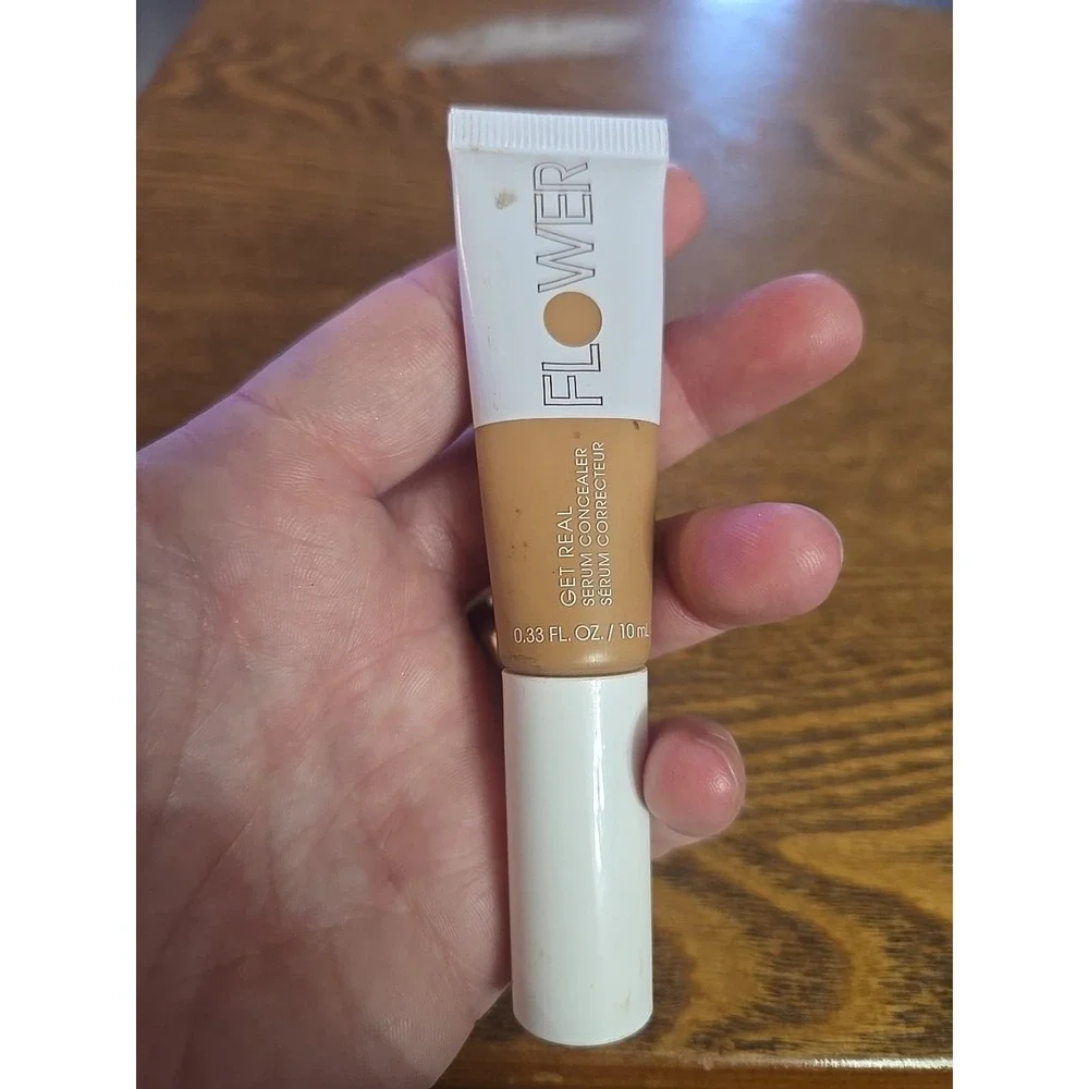 (1)‎ FLOWER BEAUTY Get Real Serum Concealer  Brightens Skin Medium Deep